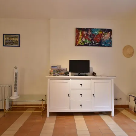 Appartement T2 Avec Jardin Proche Camargue Village F *