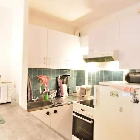 Apartment T2 Avec Jardin Proche Camargue Village F *